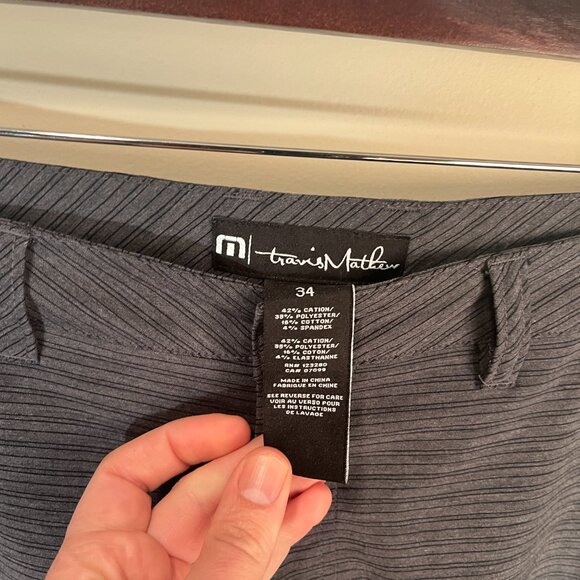 Travis Mathew Men's gray & black Mint Cond flat front Golf Shorts 34 9" inseam - Picture 4 of 4